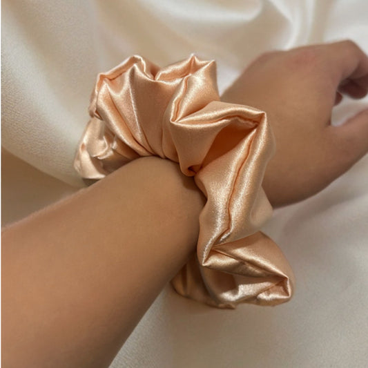 CHAMPAGNE SCRUNCHIE