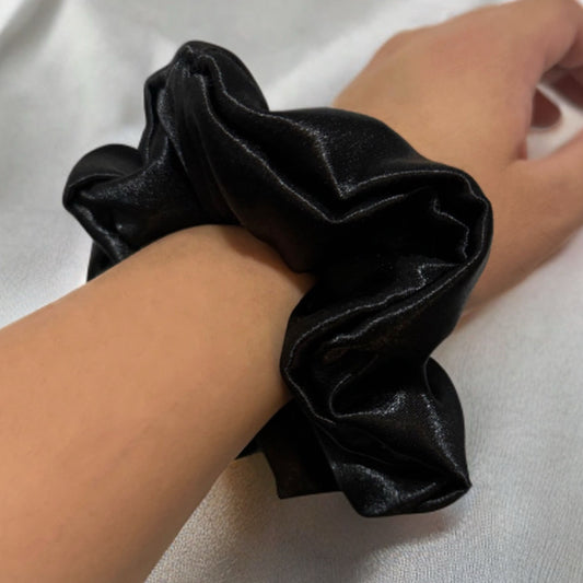 DARKNESS SCRUNCHIE
