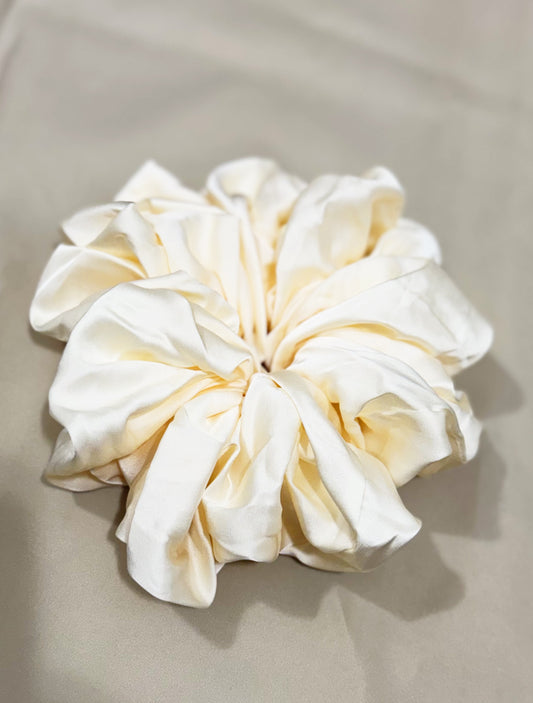 XL SCRUNCHIE - CREAM